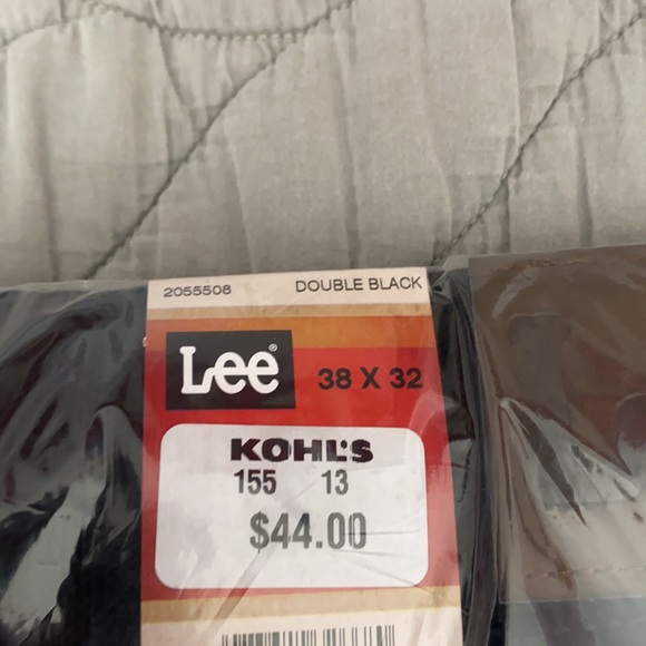 Brand new sealed in bag lot of 4 pairs of Lee jeans - Picture 4 of 5